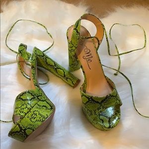 NEON GREEN FASHION NOVA THICK HEELS